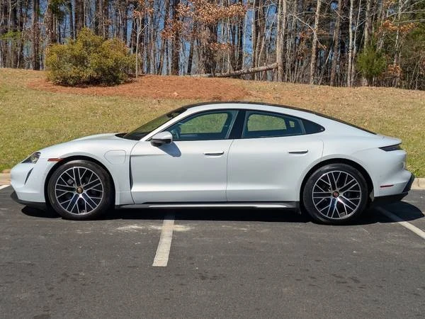 2022 Porsche Taycan - Image 3 of 5