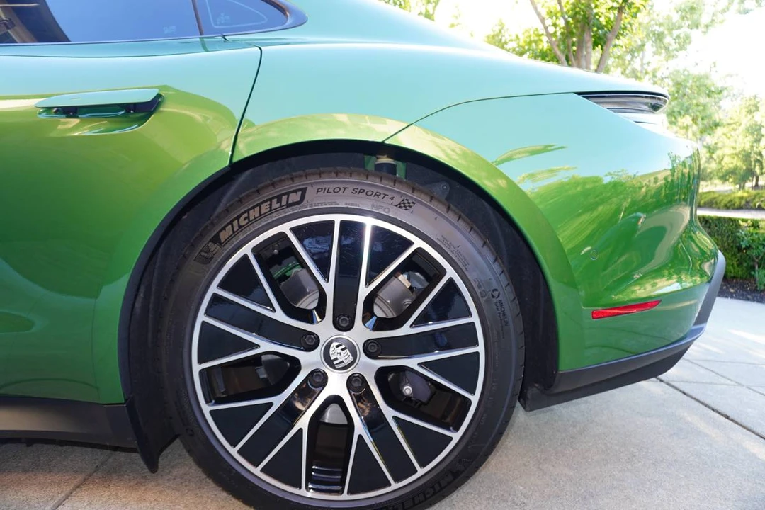 2022 Porsche Taycan - Image 4 of 24
