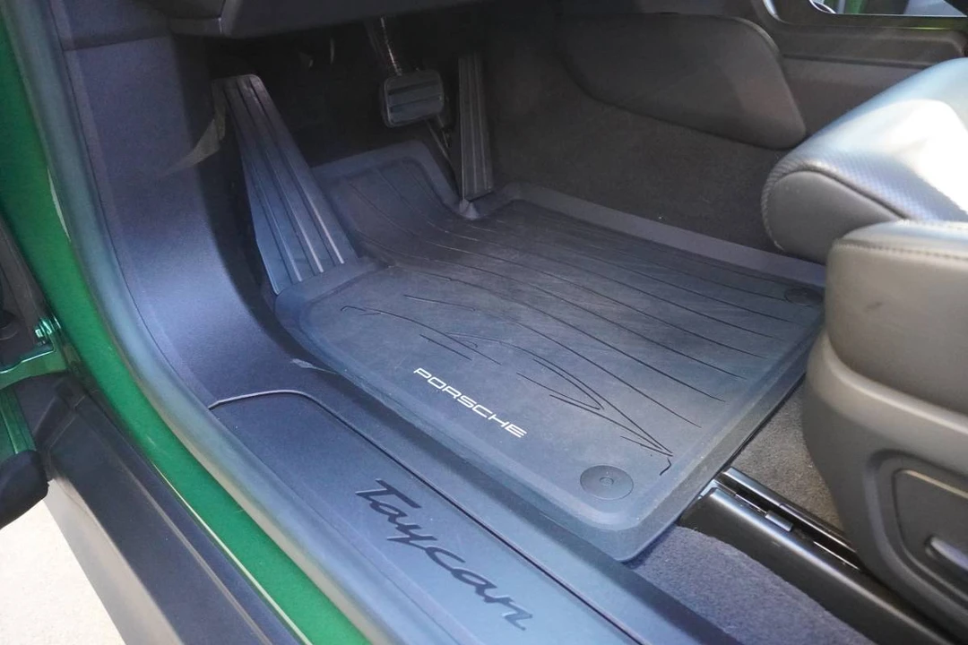 2022 Porsche Taycan - Image 18 of 24