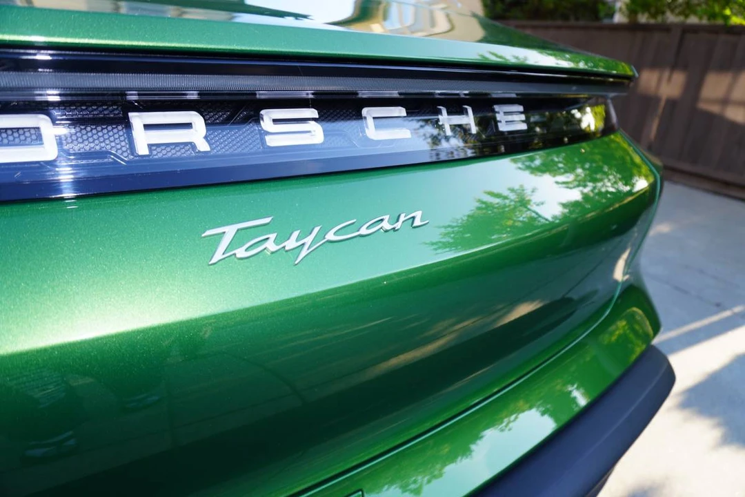 2022 Porsche Taycan - Image 9 of 24