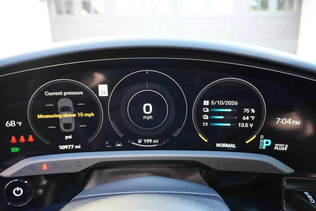 2022 Porsche Taycan - Image 20 of 24