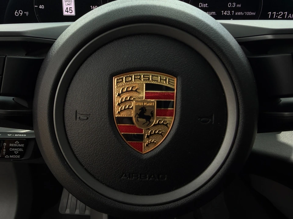 2022 Porsche Taycan - Image 25 of 31