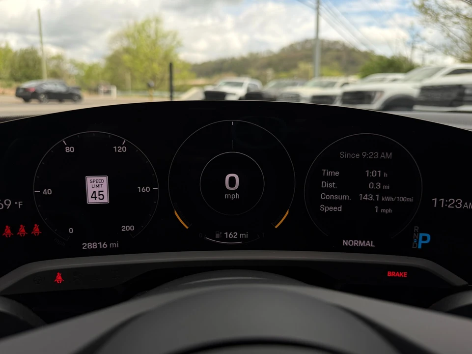 2022 Porsche Taycan - Image 27 of 31