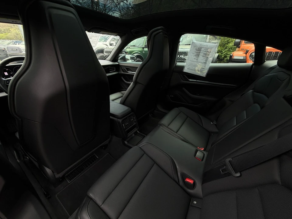 2022 Porsche Taycan - Image 23 of 31