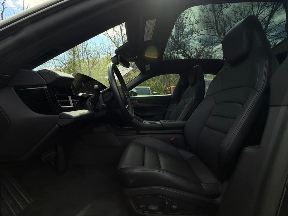 2022 Porsche Taycan - Image 11 of 31