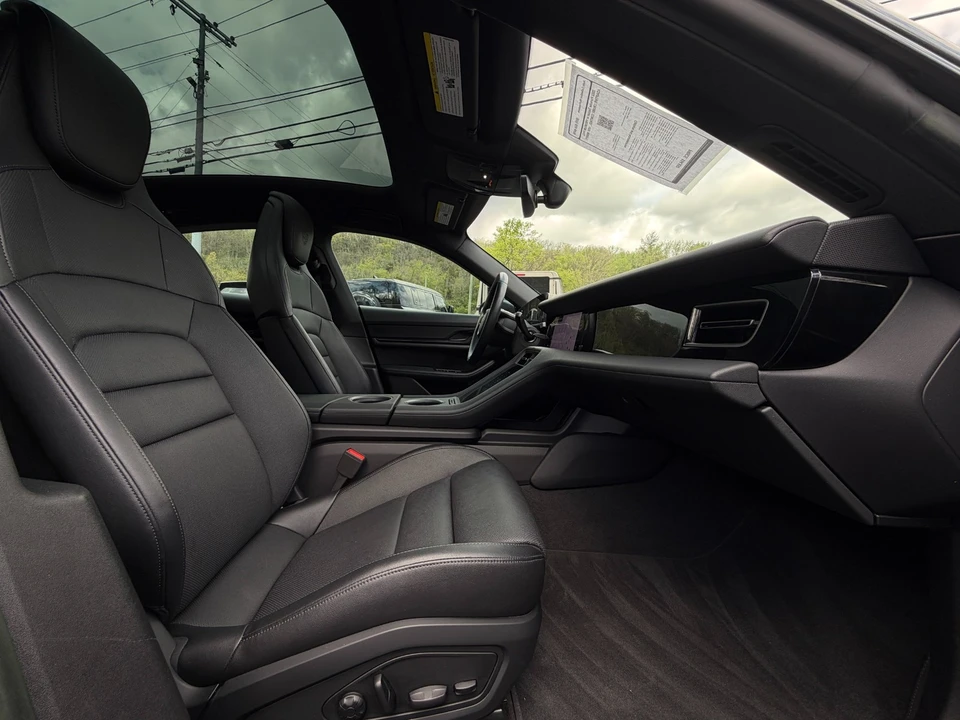 2022 Porsche Taycan - Image 14 of 31