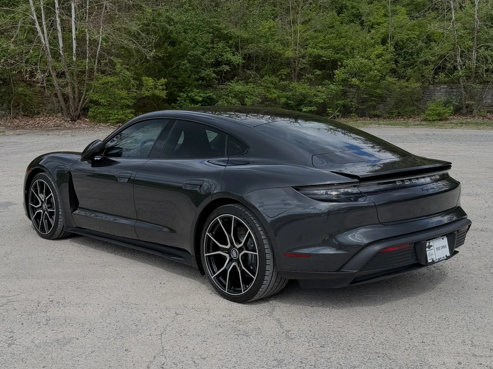 2022 Porsche Taycan - Image 8 of 31