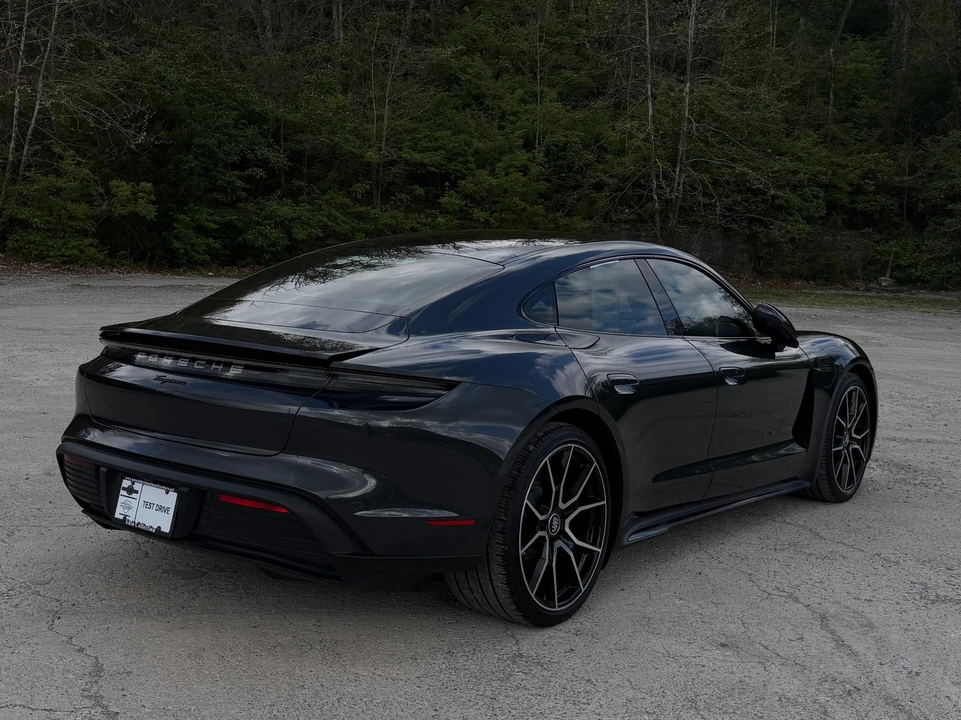 2022 Porsche Taycan - Image 7 of 31