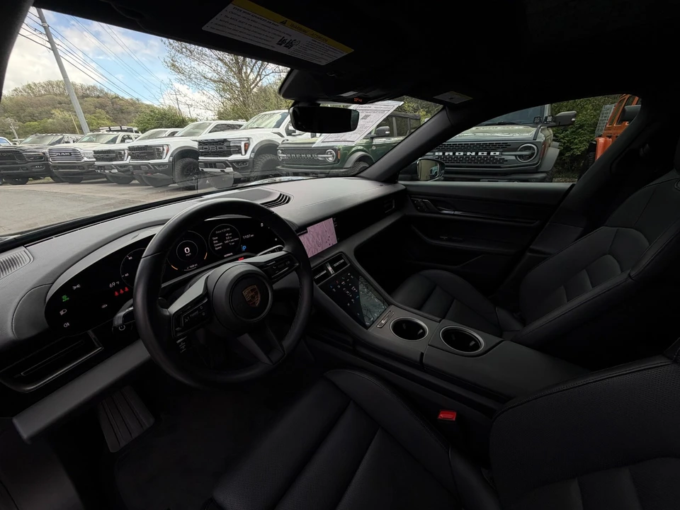 2022 Porsche Taycan - Image 10 of 31