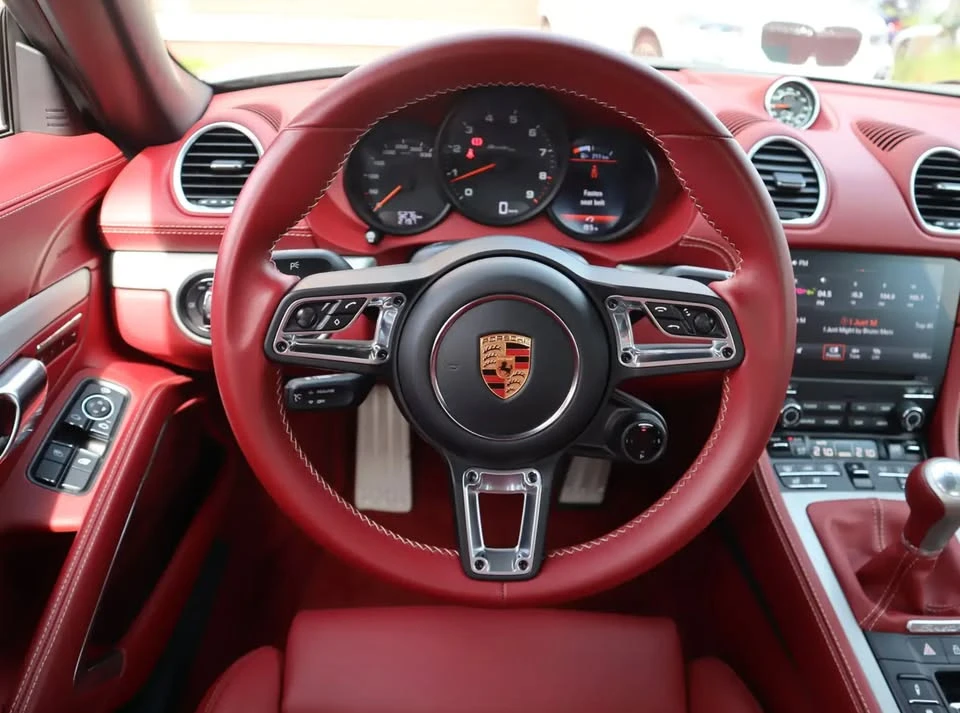 2022 Porsche 718 Boxster - Image 14 of 20