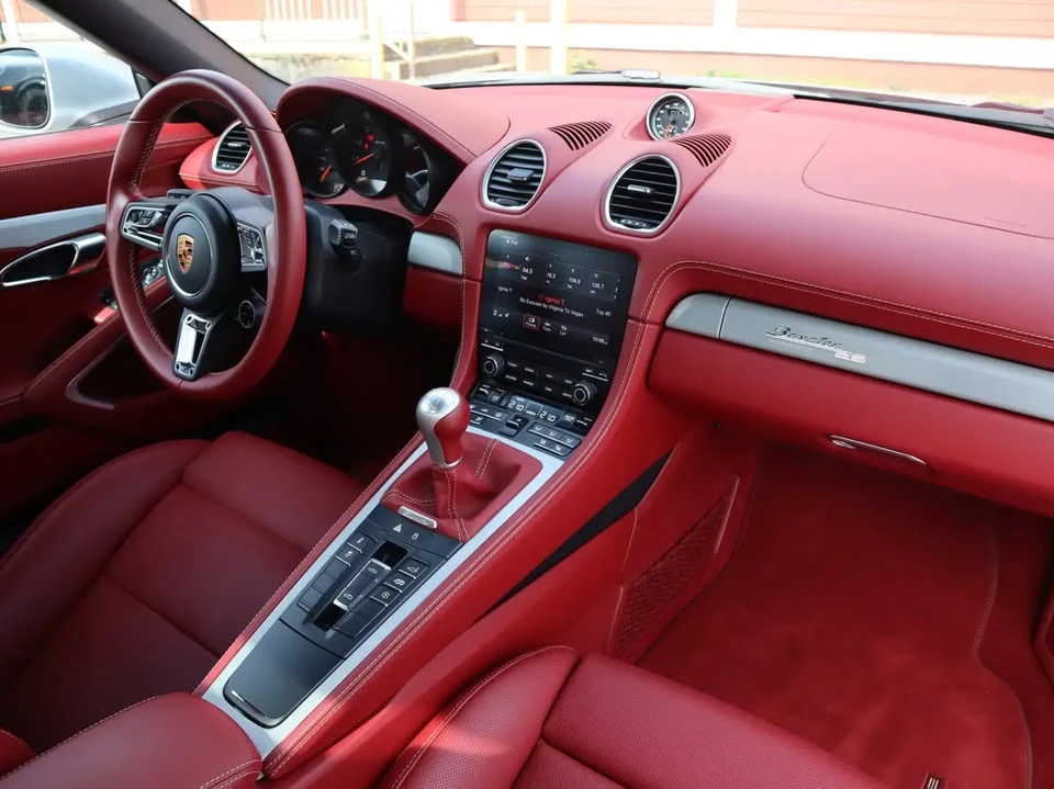 2022 Porsche 718 Boxster - Image 16 of 20