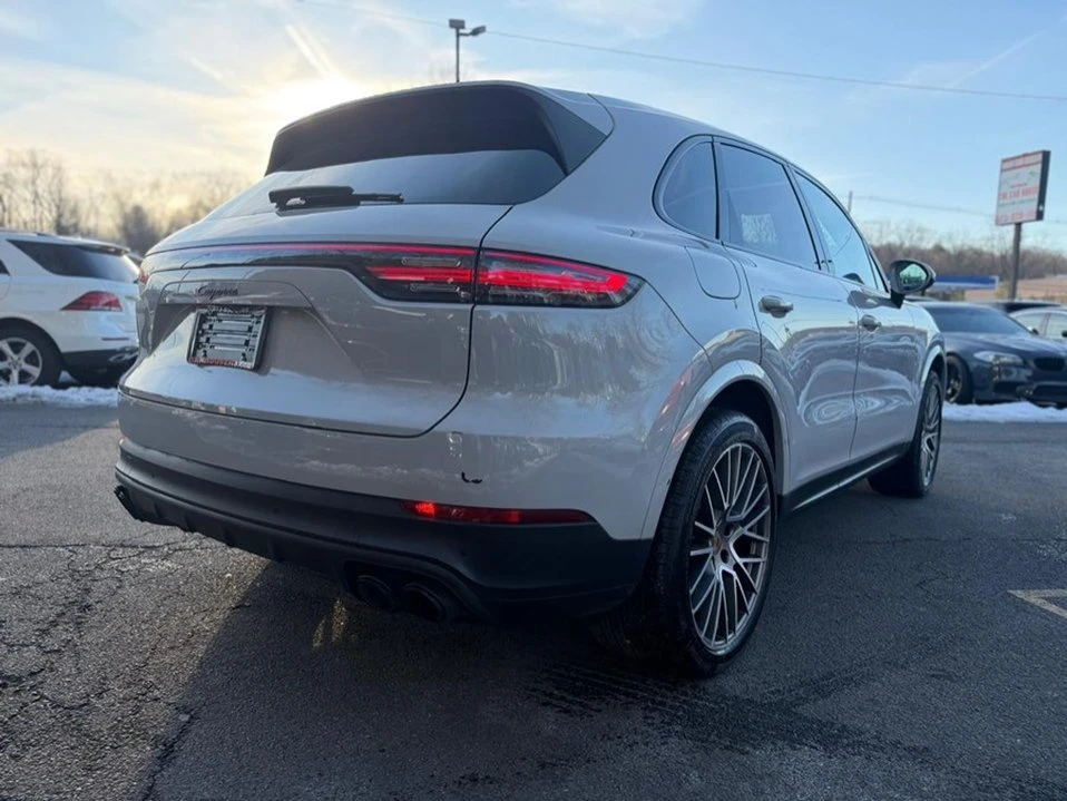 2022 Porsche 9Y0/9Y3 Cayenne - Image 2 of 20