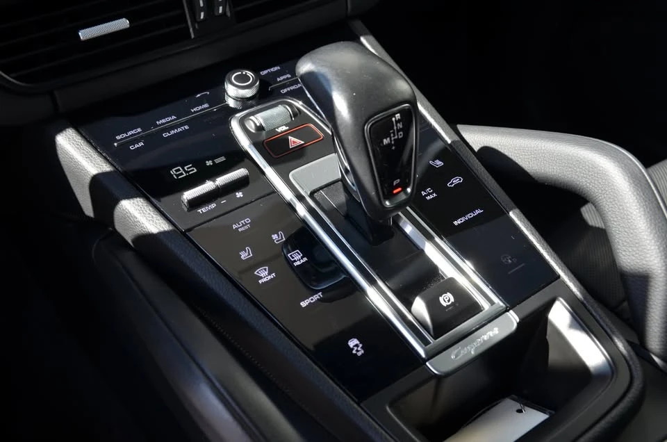 2022 Porsche 9Y0/9Y3 Cayenne - Image 17 of 19