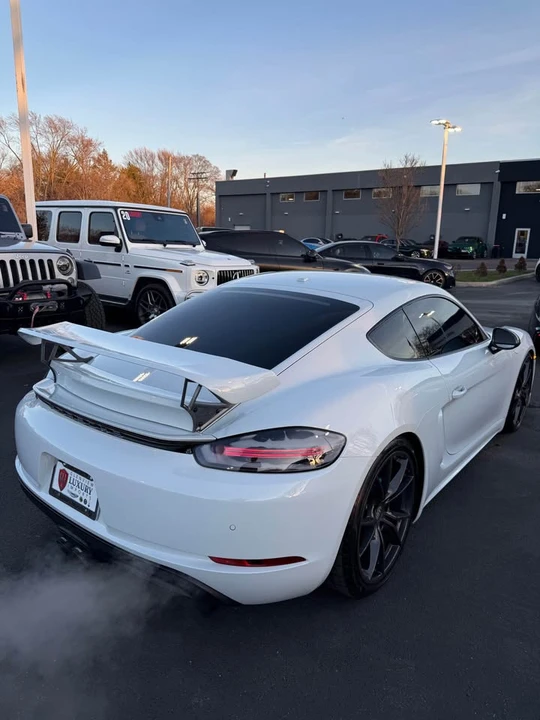 2022 Porsche 718 Cayman T - Image 5 of 8