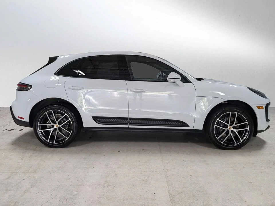 2022 Porsche Macan - Image 6 of 17