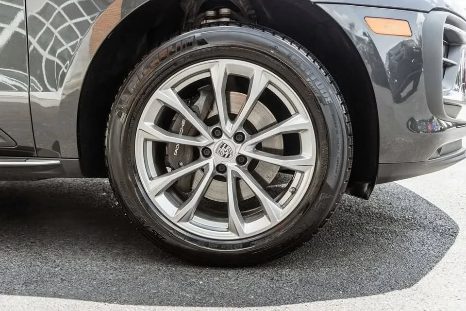 2022 Porsche Macan - Image 3 of 20
