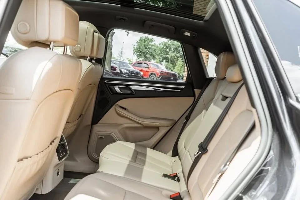 2022 Porsche Macan - Image 14 of 20