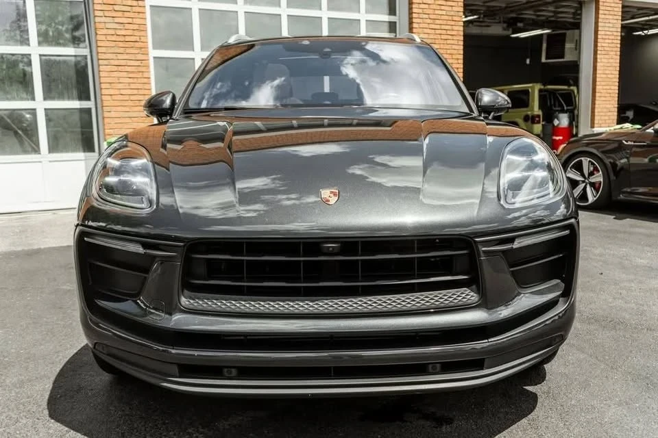 2022 Porsche Macan - Image 16 of 20