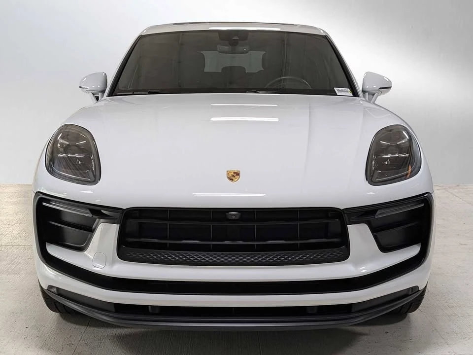 2022 Porsche Macan - Image 2 of 17