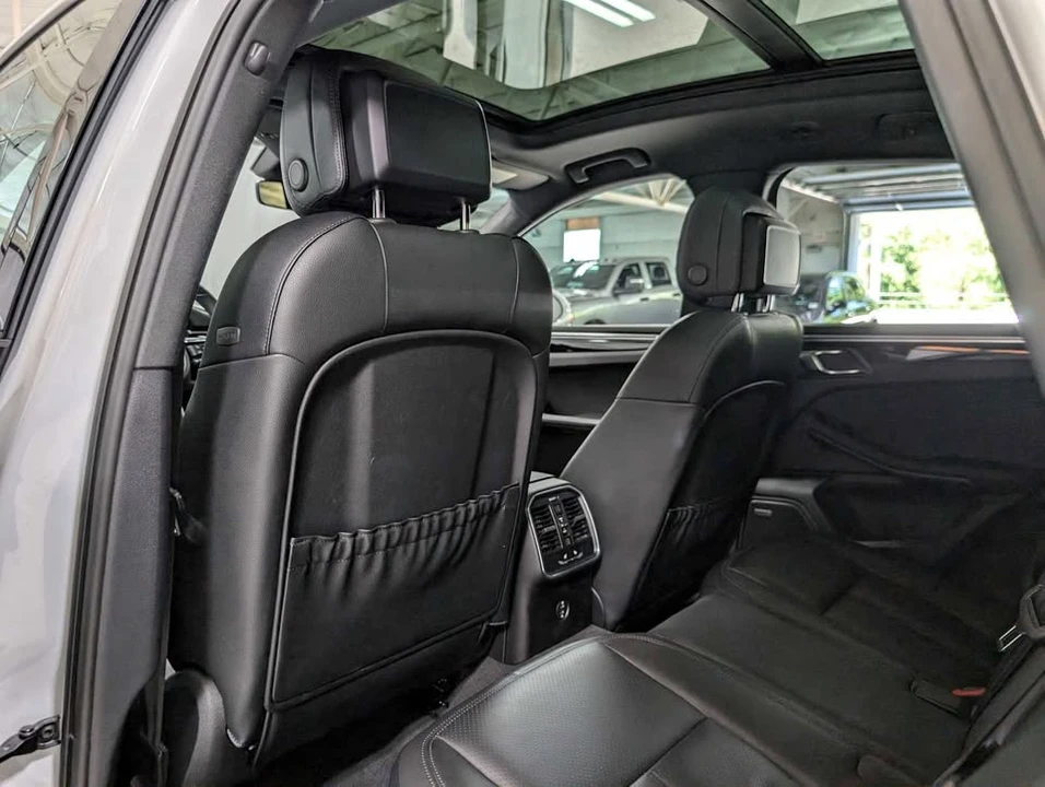 2022 Porsche Macan - Image 17 of 17