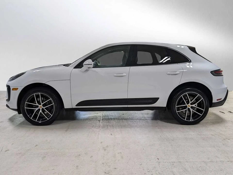 2022 Porsche Macan - Image 3 of 17
