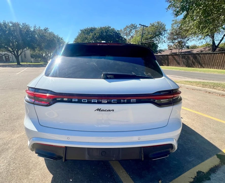 2022 Porsche Macan - Image 3 of 10