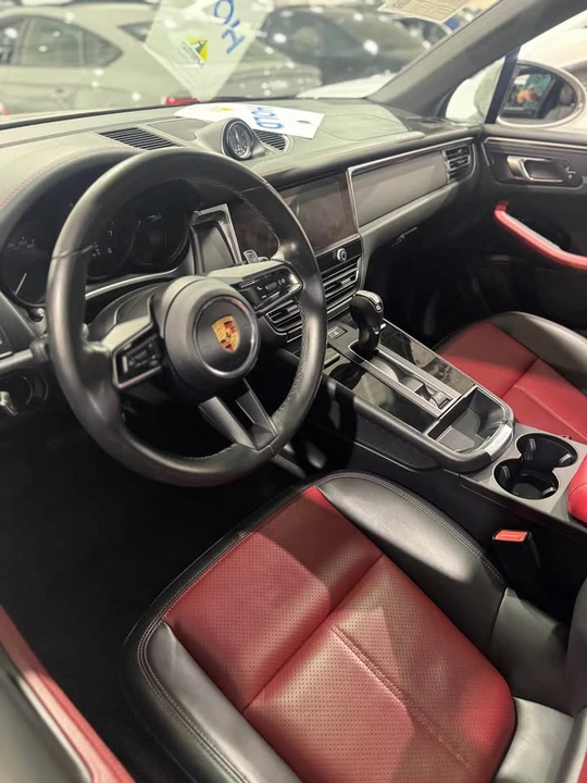 2022 Porsche Macan - Image 3 of 6