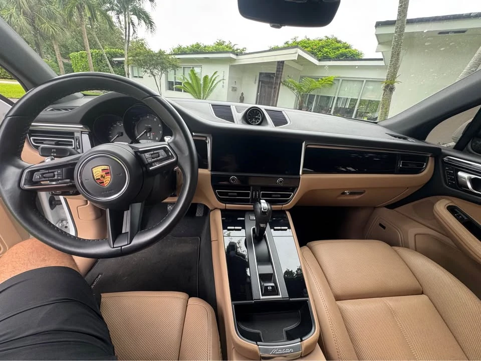 2022 Porsche Macan - Image 9 of 13