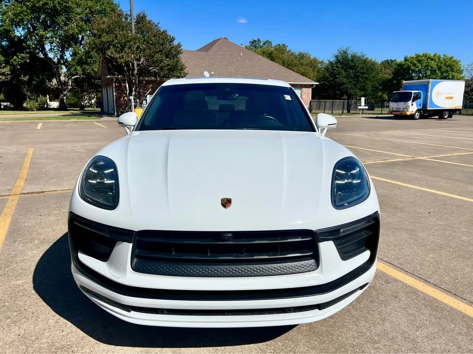 2022 Porsche Macan - Image 4 of 10