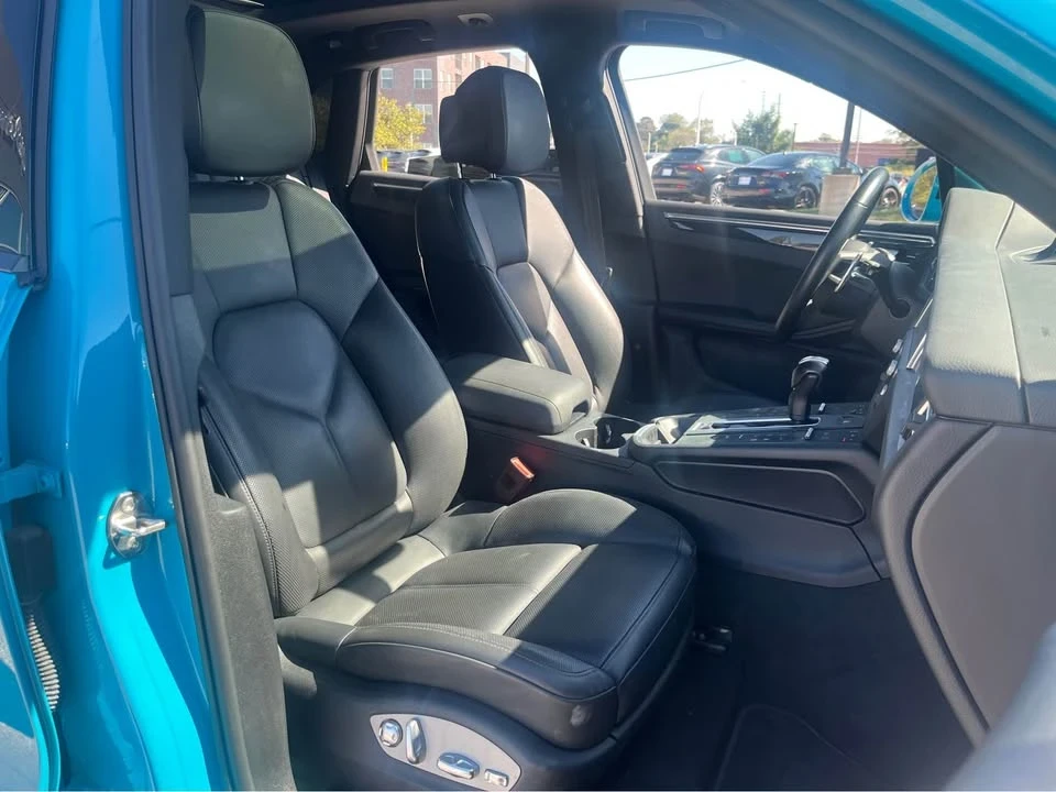 2022 Porsche Macan - Image 7 of 13