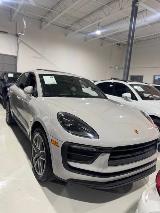 2022 Porsche Macan - Image 2 of 6