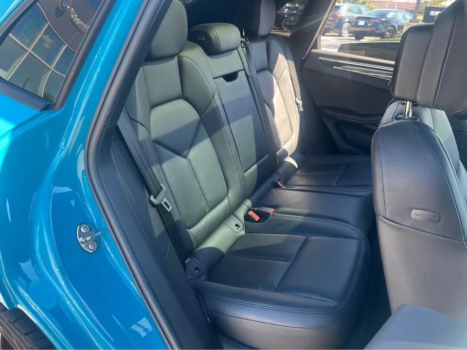 2022 Porsche Macan - Image 9 of 13