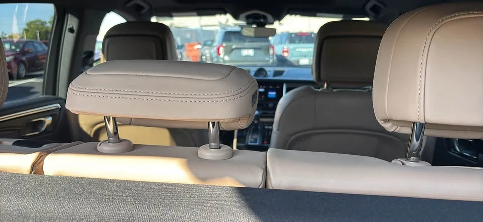 2022 Porsche Macan - Image 6 of 19