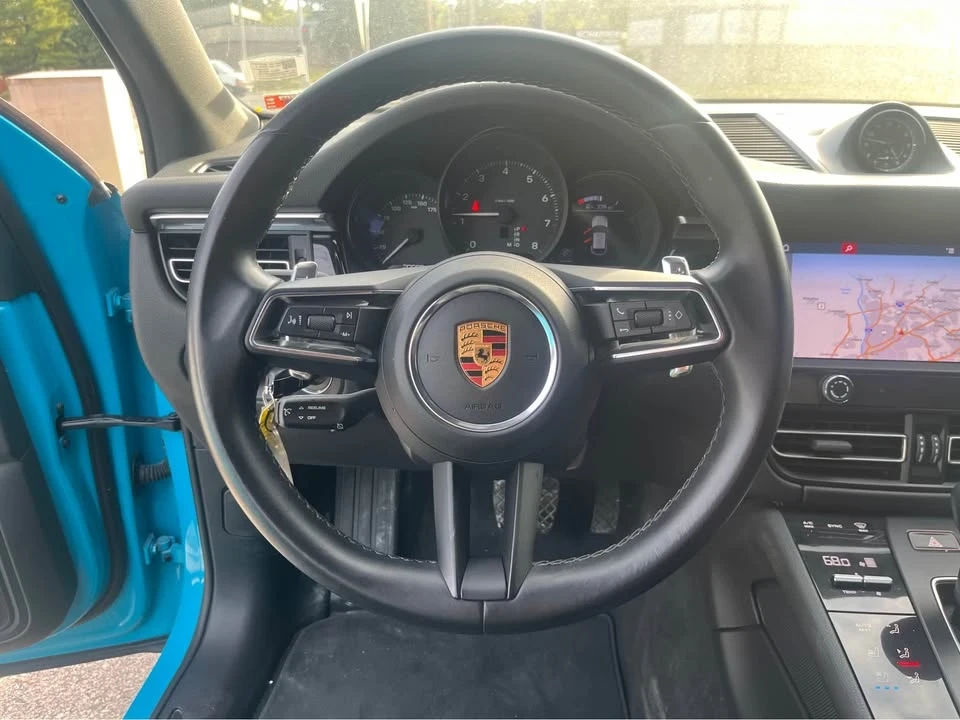 2022 Porsche Macan - Image 12 of 13