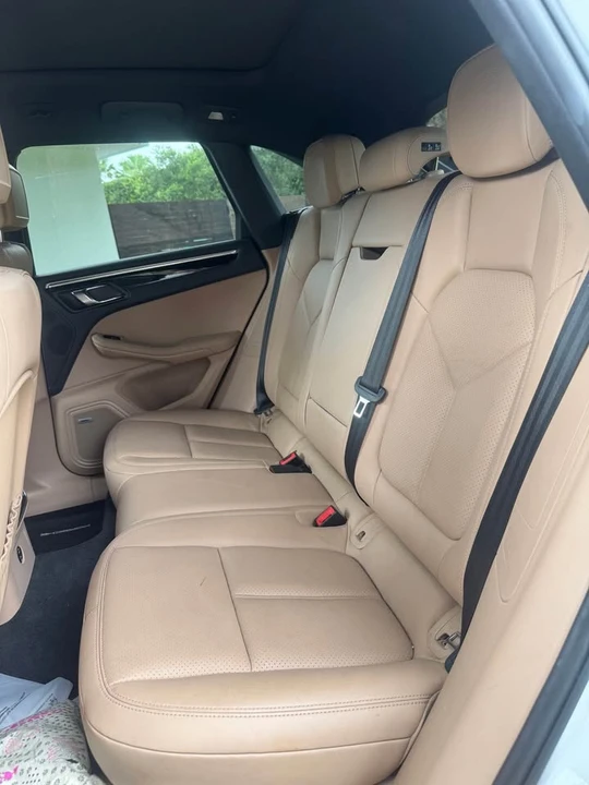 2022 Porsche Macan - Image 8 of 13