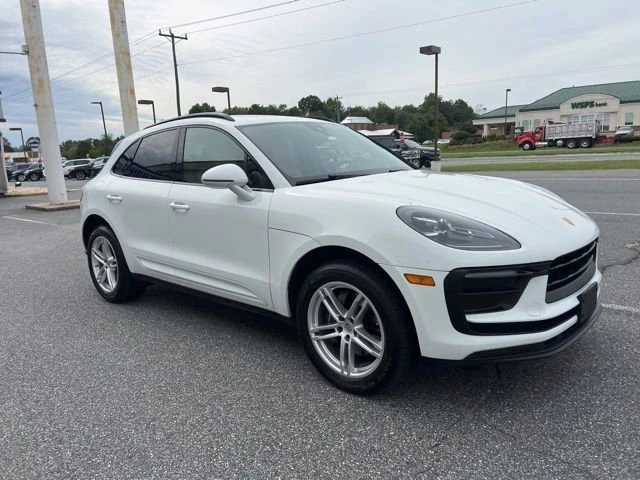 2022 Porsche Macan - Image 7 of 8