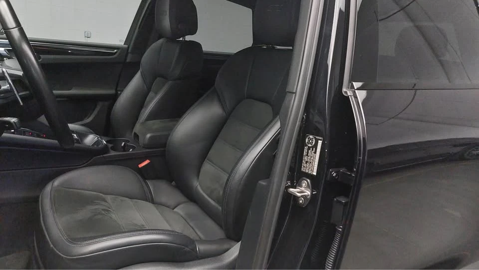 2022 Porsche Macan - Image 10 of 13