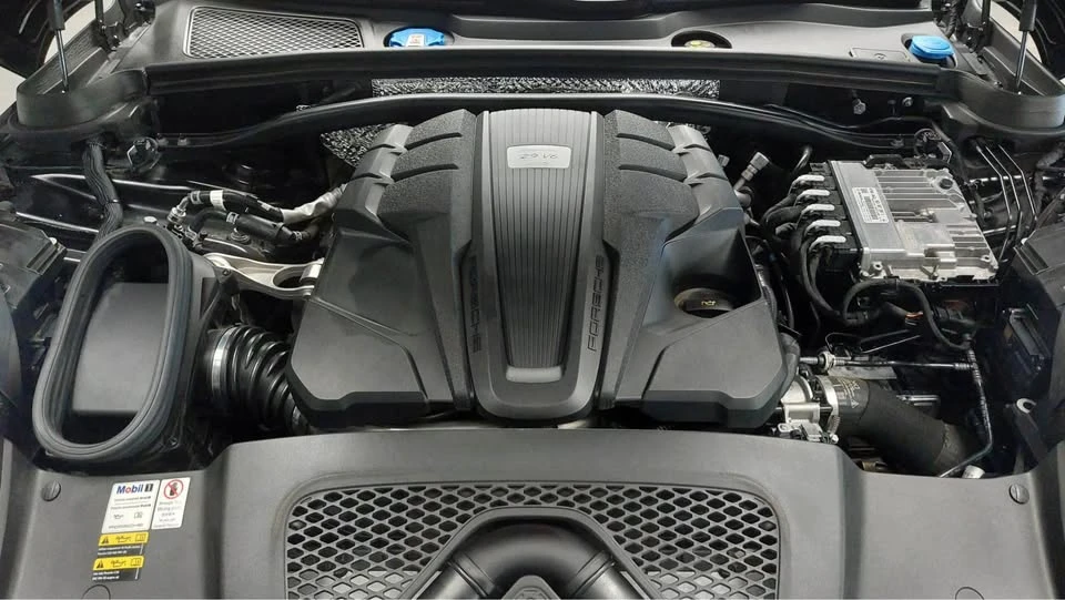 2022 Porsche Macan - Image 6 of 13