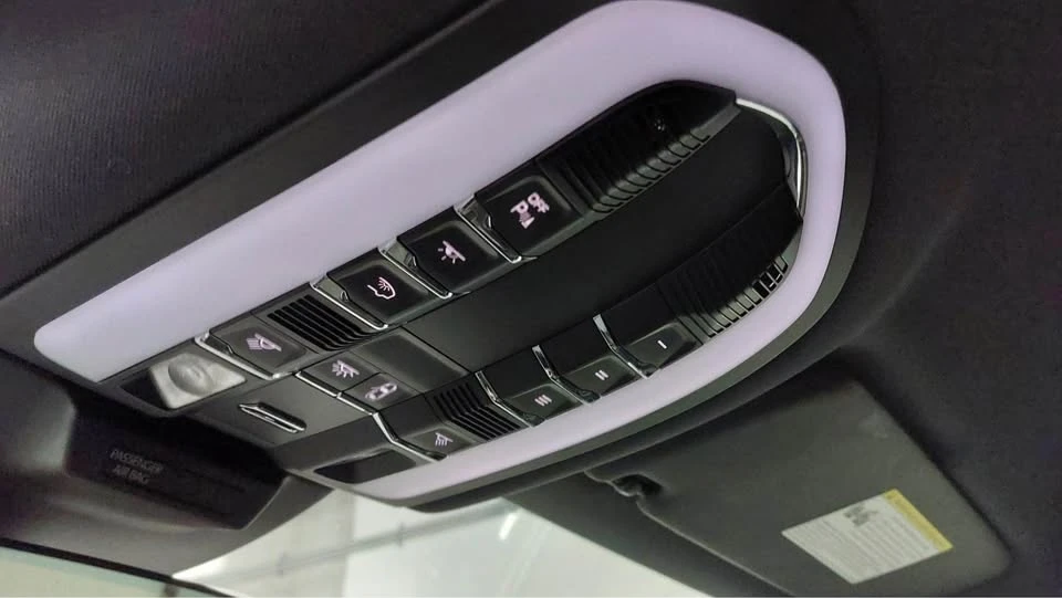 2022 Porsche Macan - Image 11 of 13