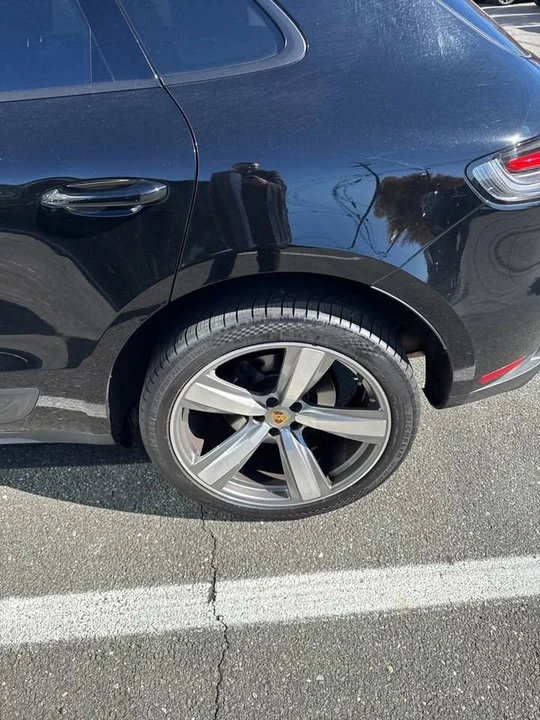 2022 Porsche Macan - Image 11 of 14