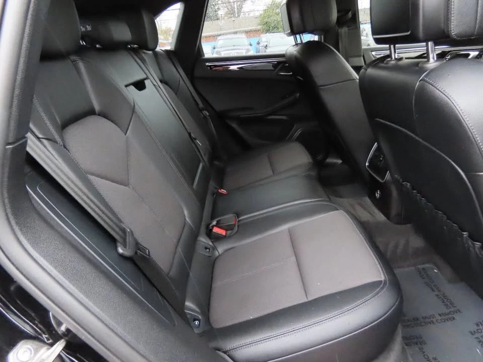 2022 Porsche Macan - Image 14 of 16