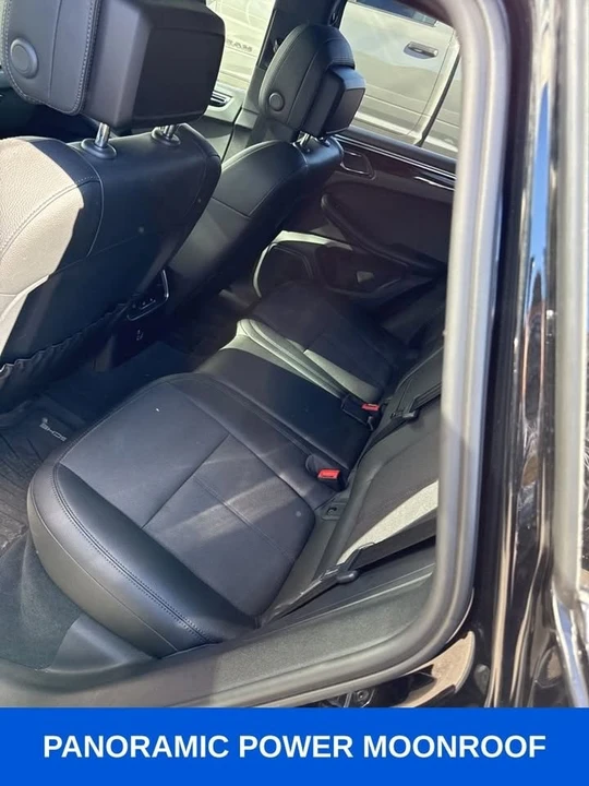 2022 Porsche Macan - Image 8 of 14