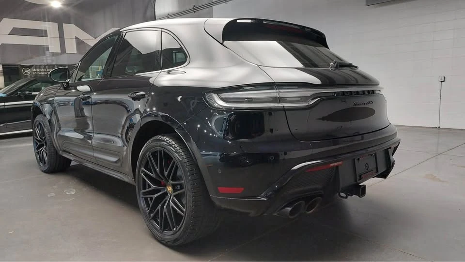 2022 Porsche Macan - Image 2 of 13