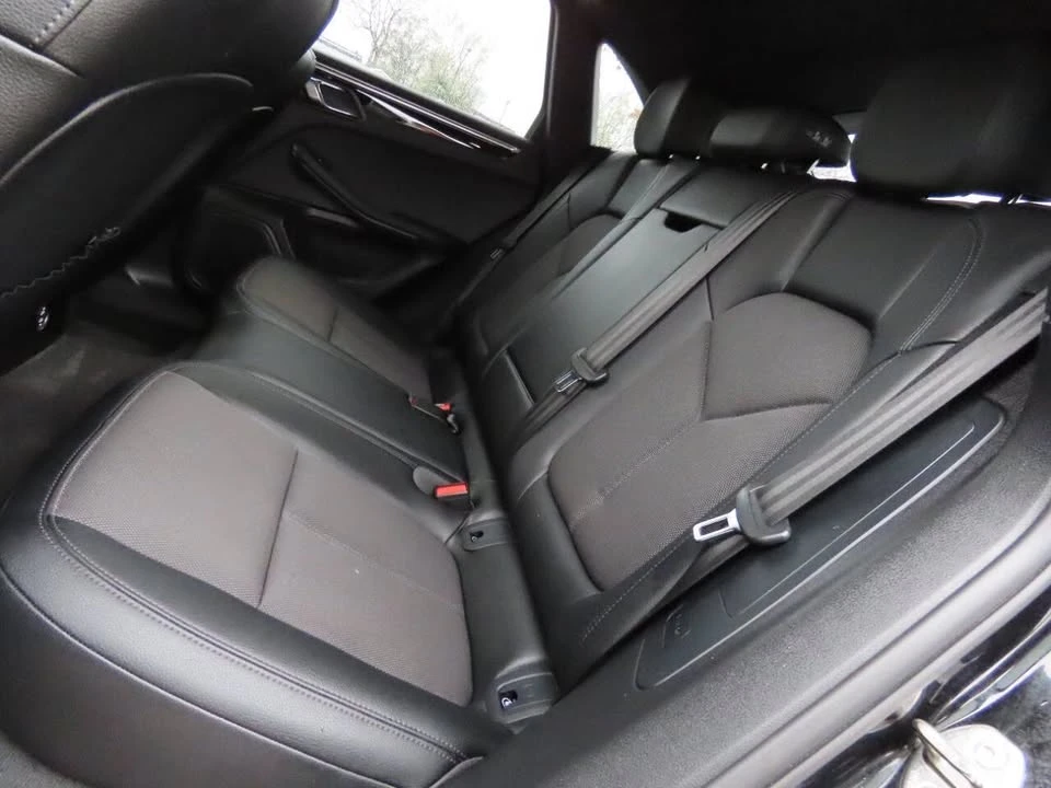 2022 Porsche Macan - Image 15 of 16