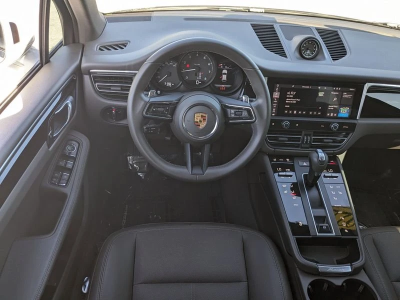 2022 Porsche Macan - Image 8 of 12