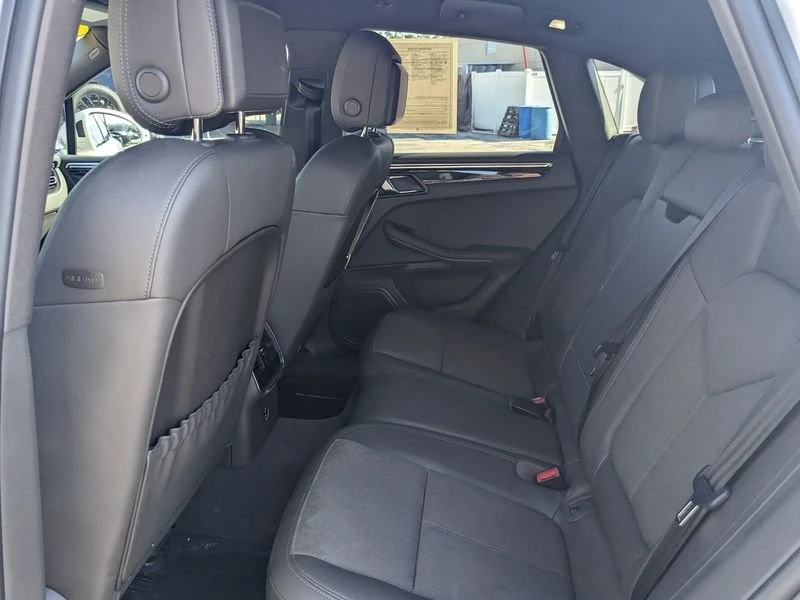 2022 Porsche Macan - Image 7 of 12