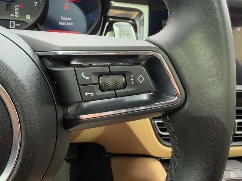 2022 Porsche Macan - Image 14 of 15