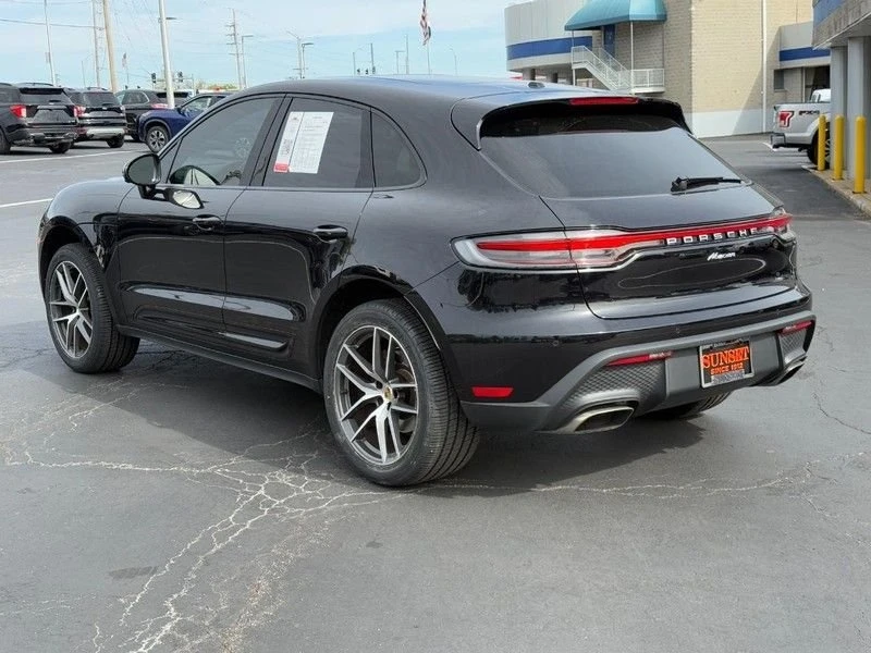 2022 Porsche Macan - Image 4 of 15