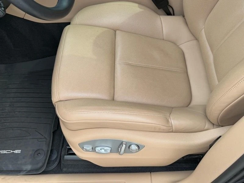 2022 Porsche Macan - Image 13 of 15