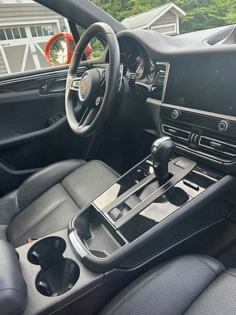 2022 Porsche Macan - Image 5 of 7